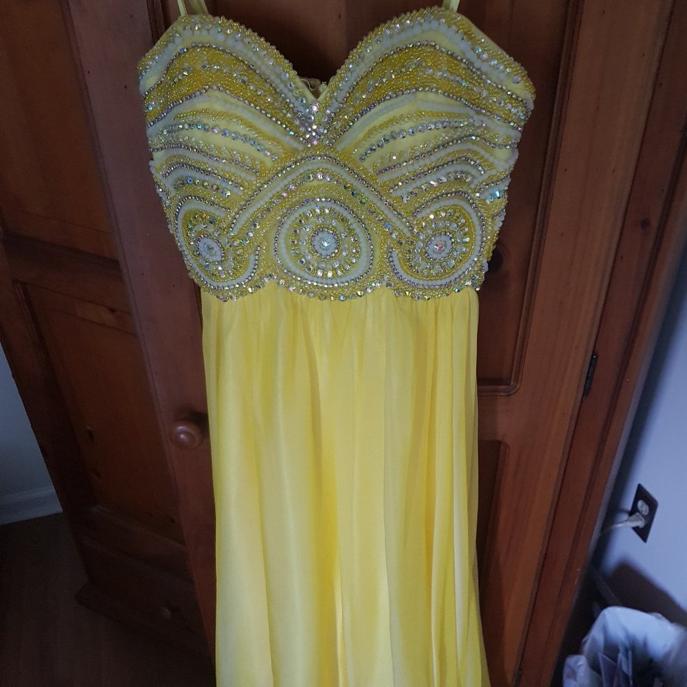 Strapless Formal Dress
